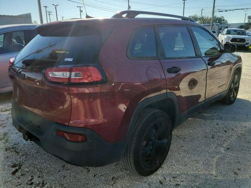 2017 Jeep Cherokee Sport