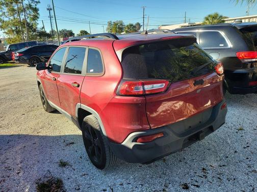 2017 Jeep Cherokee Sport