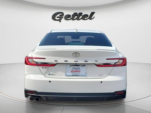Ice Cap 2025 Toyota Camry SE