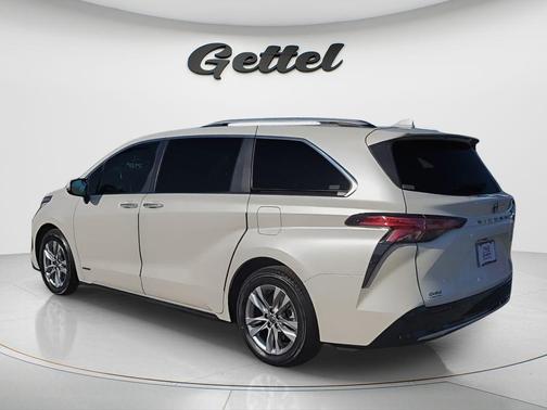 2021 Toyota Sienna Limited 7-Passenger