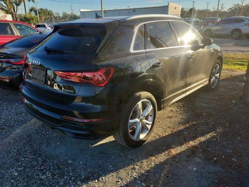 2021 Audi Q3 45 S line Premium