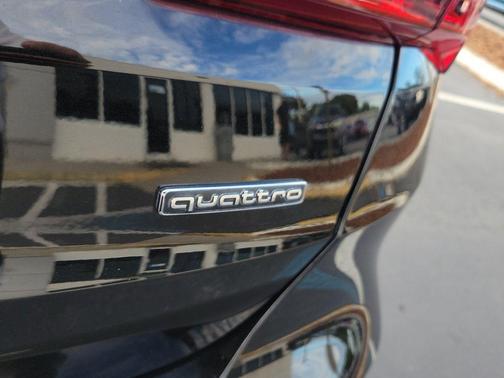 2021 Audi Q3 45 S line Premium