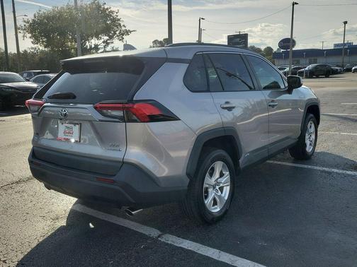2021 Toyota RAV4 Hybrid XLE