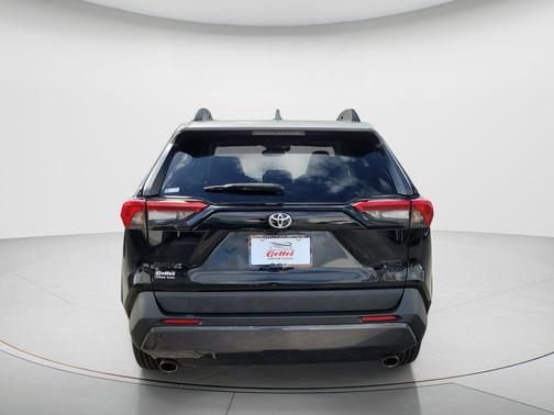 2021 Toyota RAV4 SE