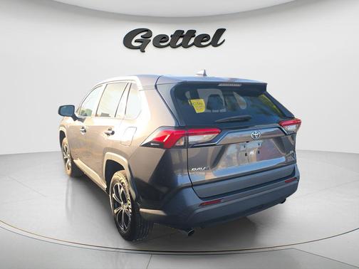 Magnetic Gray Metallic 2022 Toyota RAV4 LE