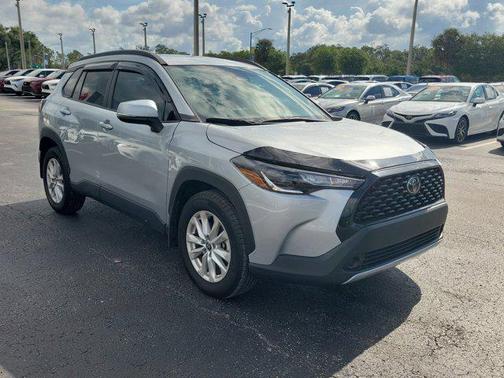 2024 Toyota Corolla Cross LE