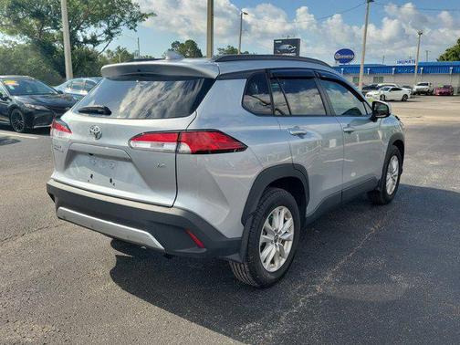 2024 Toyota Corolla Cross LE