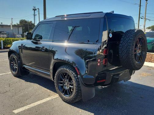 2022 Land Rover Defender 90 X-Dynamic S