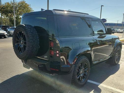 2022 Land Rover Defender 90 X-Dynamic S