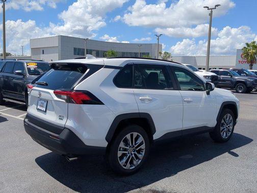 2023 Toyota RAV4 XLE Premium