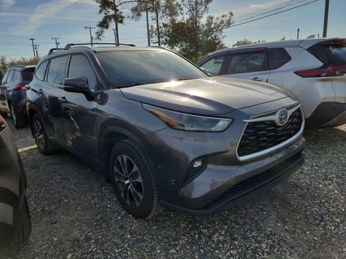 2022 Toyota Highlander Hybrid XLE