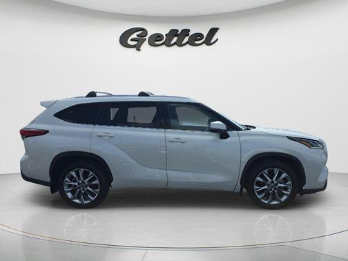 Blizzard Pearl 2021 Toyota Highlander Limited