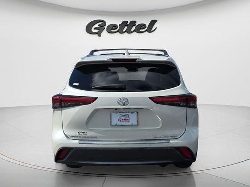 Blizzard Pearl 2021 Toyota Highlander Limited