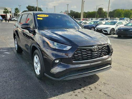 2022 Toyota Highlander LE