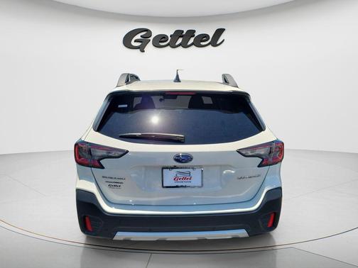 Crystal White Pearl 2022 Subaru Outback Limited