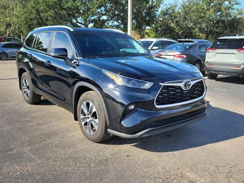 2024 Toyota Highlander XLE
