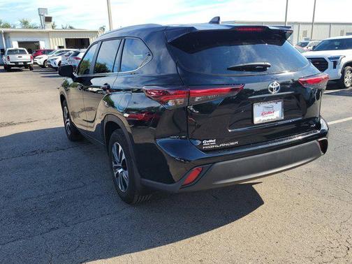 2024 Toyota Highlander XLE