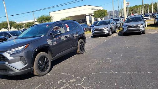 2025 Toyota RAV4 Hybrid XLE