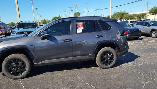 2025 Toyota RAV4 Hybrid XLE