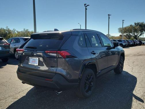 2025 Toyota RAV4 Hybrid XLE
