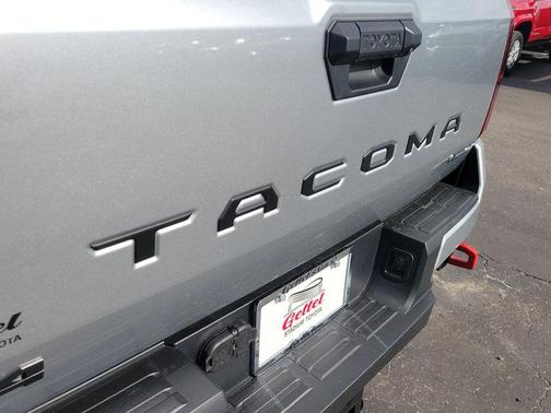 2025 Toyota Tacoma Hybrid TRD Off Road
