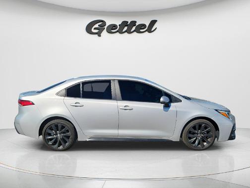 Classic Silver Metallic 2024 Toyota Corolla SE
