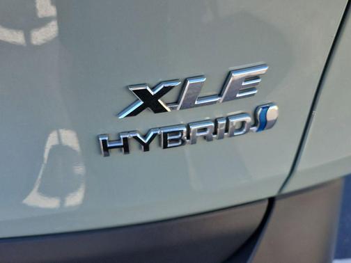 2023 Toyota RAV4 Hybrid XLE