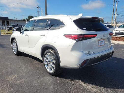 2023 Toyota Highlander Limited