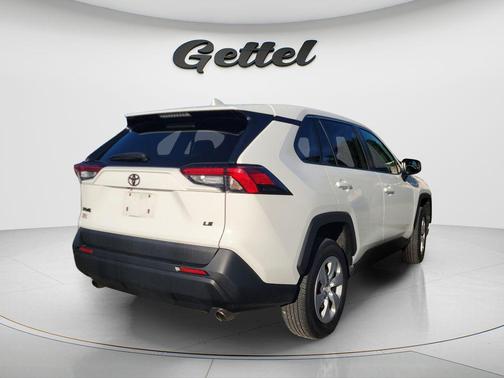 Ice Cap 2024 Toyota RAV4 LE