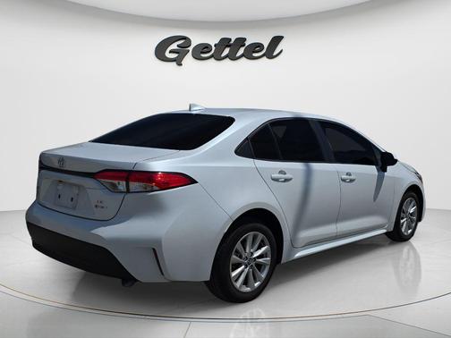 Wind Chill Pearl 2026 Toyota Corolla Hybrid SE