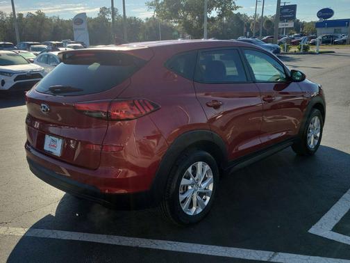 2021 Hyundai TUCSON SE