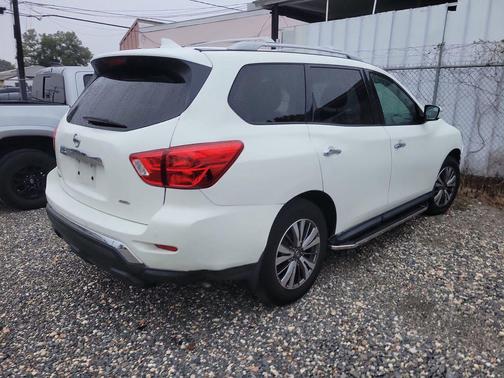 2019 Nissan Pathfinder S