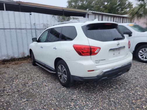 2019 Nissan Pathfinder S