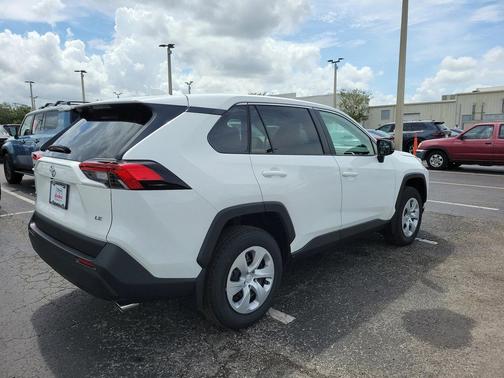 2025 Toyota RAV4 LE