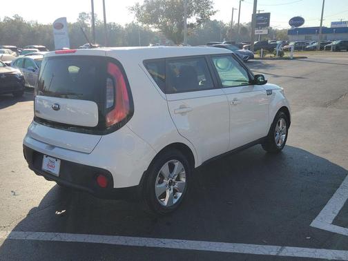 2017 Kia Soul Base