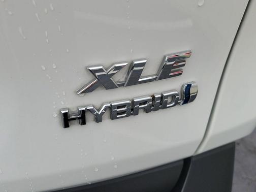 2023 Toyota RAV4 Hybrid XLE