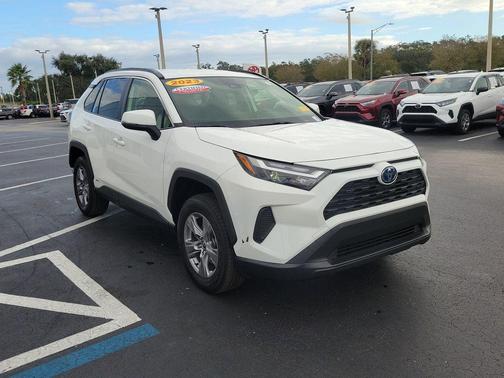 2023 Toyota RAV4 Hybrid XLE
