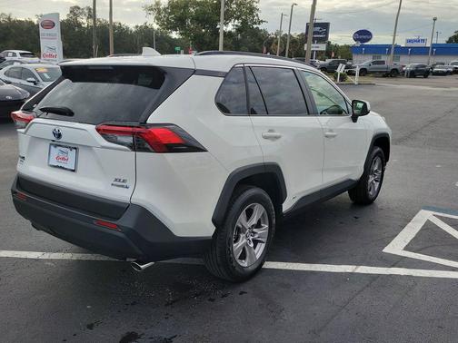 2023 Toyota RAV4 Hybrid XLE