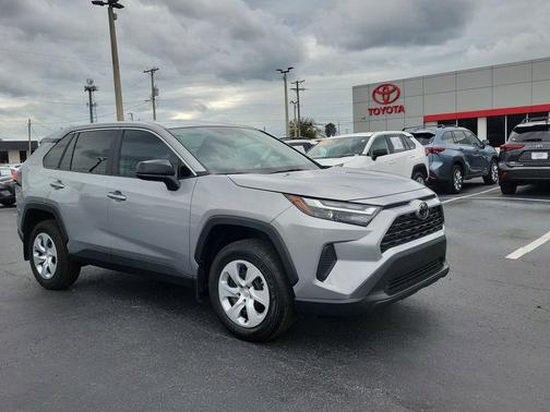 2025 Toyota RAV4 LE