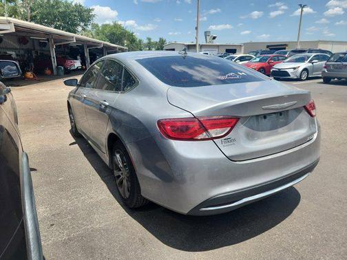 2017 Chrysler 200 Limited