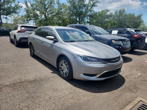 2017 Chrysler 200 Limited