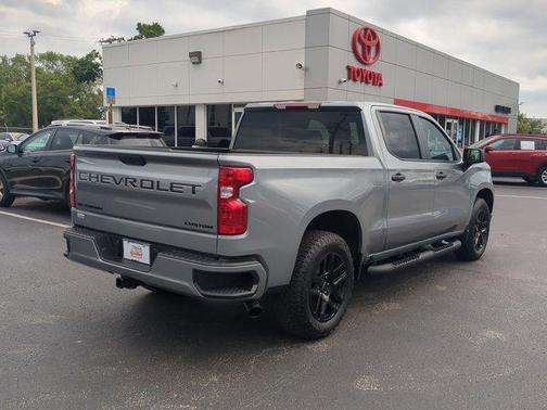 2025 Chevrolet Silverado 1500 Custom