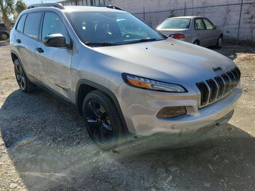 2017 Jeep Cherokee Sport