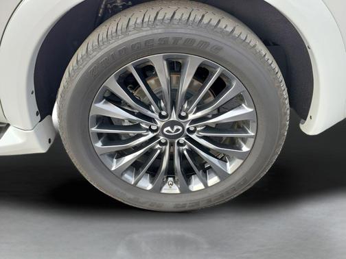 2024 INFINITI QX80 SENSORY AWD