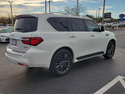 2024 INFINITI QX80 SENSORY AWD