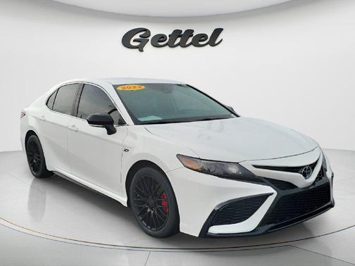 White 2022 Toyota Camry SE