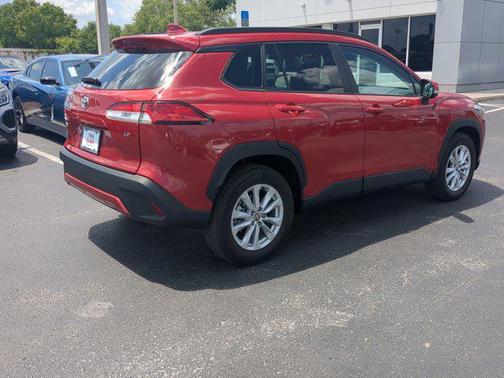 2022 Toyota Corolla Cross LE
