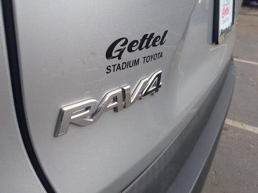 2019 Toyota RAV4 Hybrid XLE