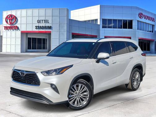 2023 Toyota Highlander Platinum
