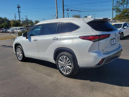 2023 Toyota Highlander Platinum